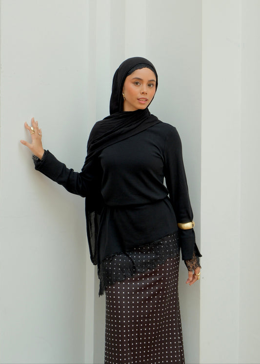 Anya Asymmetrical Knit Top (Noir)