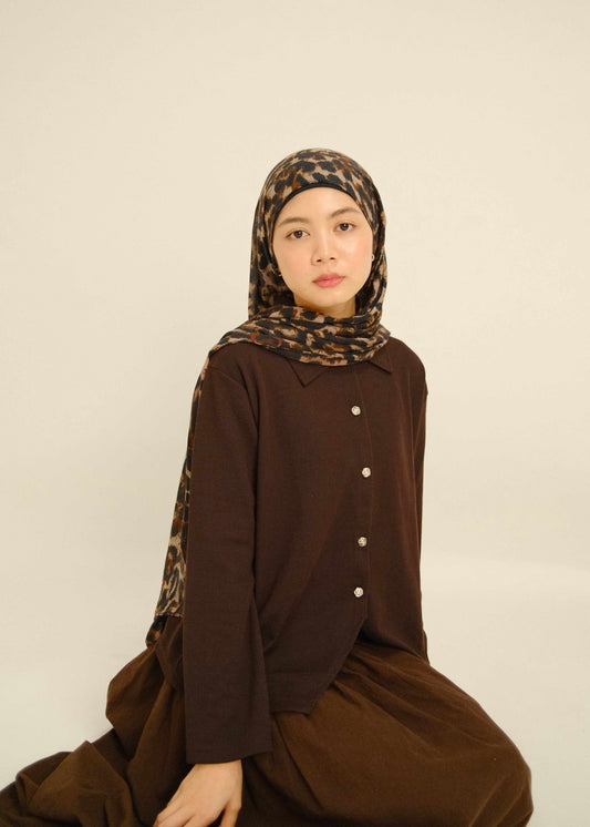 V-Hem Button Shirt (Brown)
