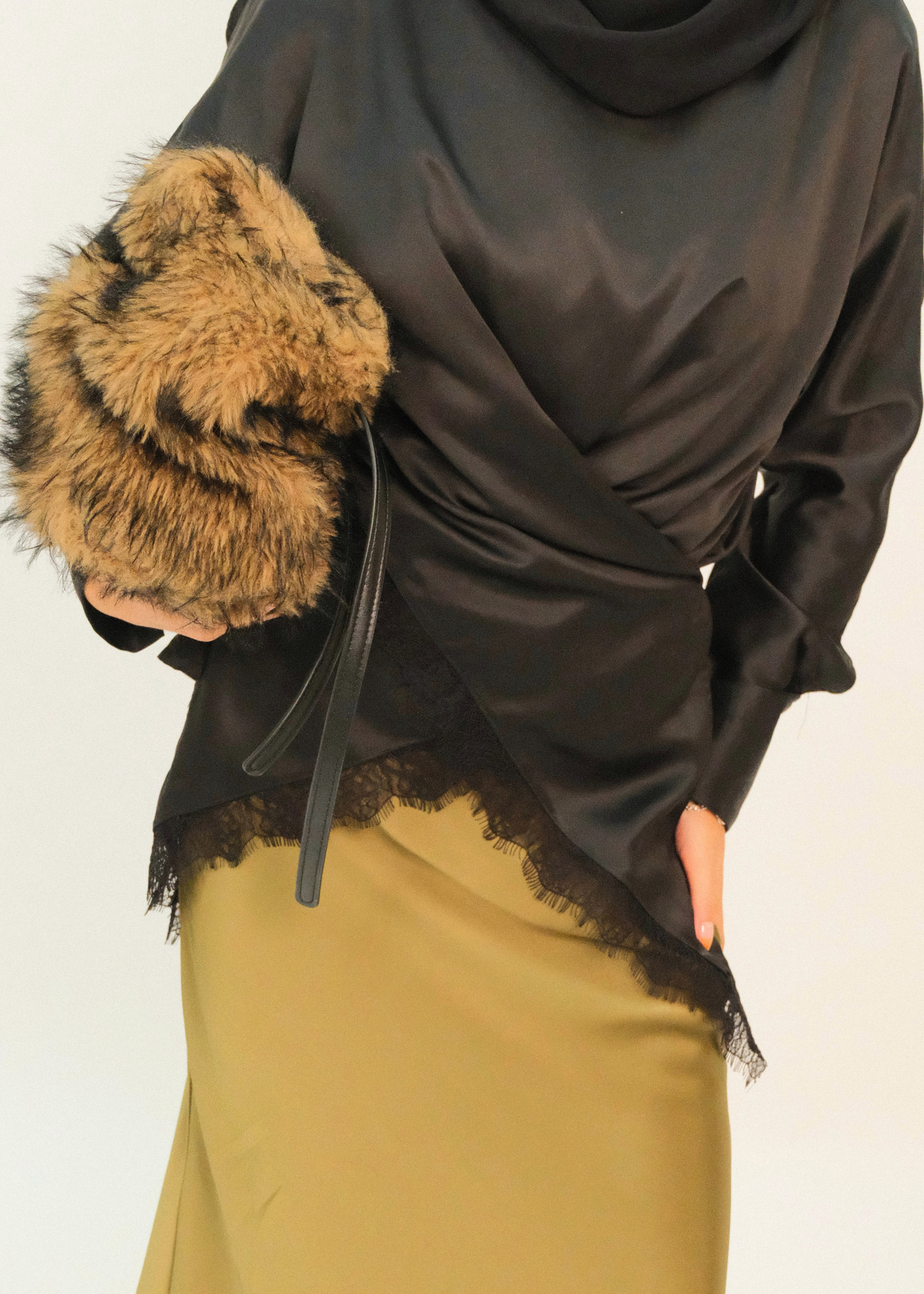 Lace Sateen Top (Noir)